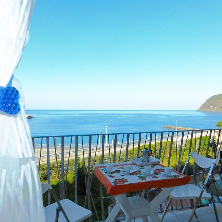 Bilocale Con Favolosa Vista Mare Леванто Екстериор снимка