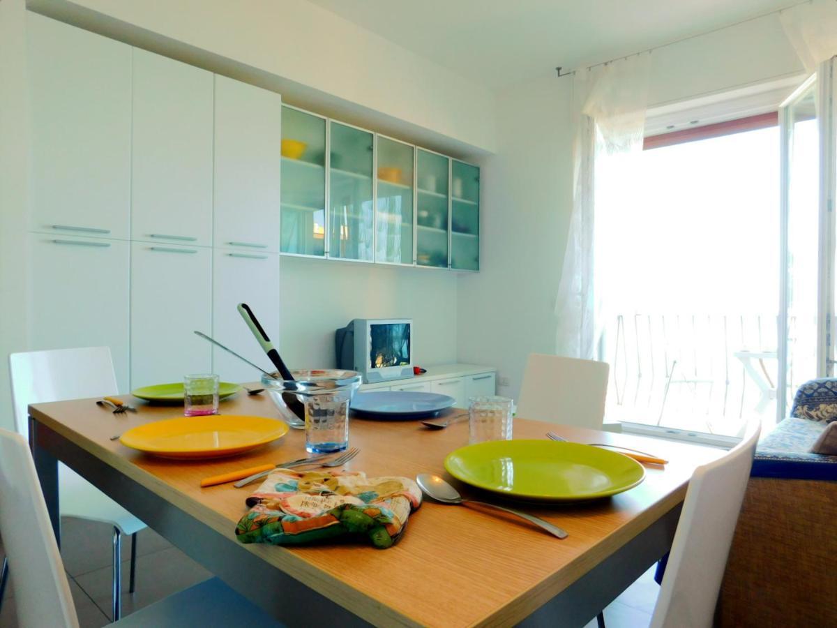 Bilocale Con Favolosa Vista Mare Леванто Екстериор снимка