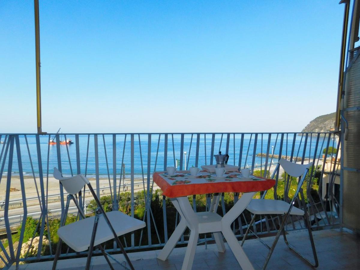 Bilocale Con Favolosa Vista Mare Леванто Екстериор снимка